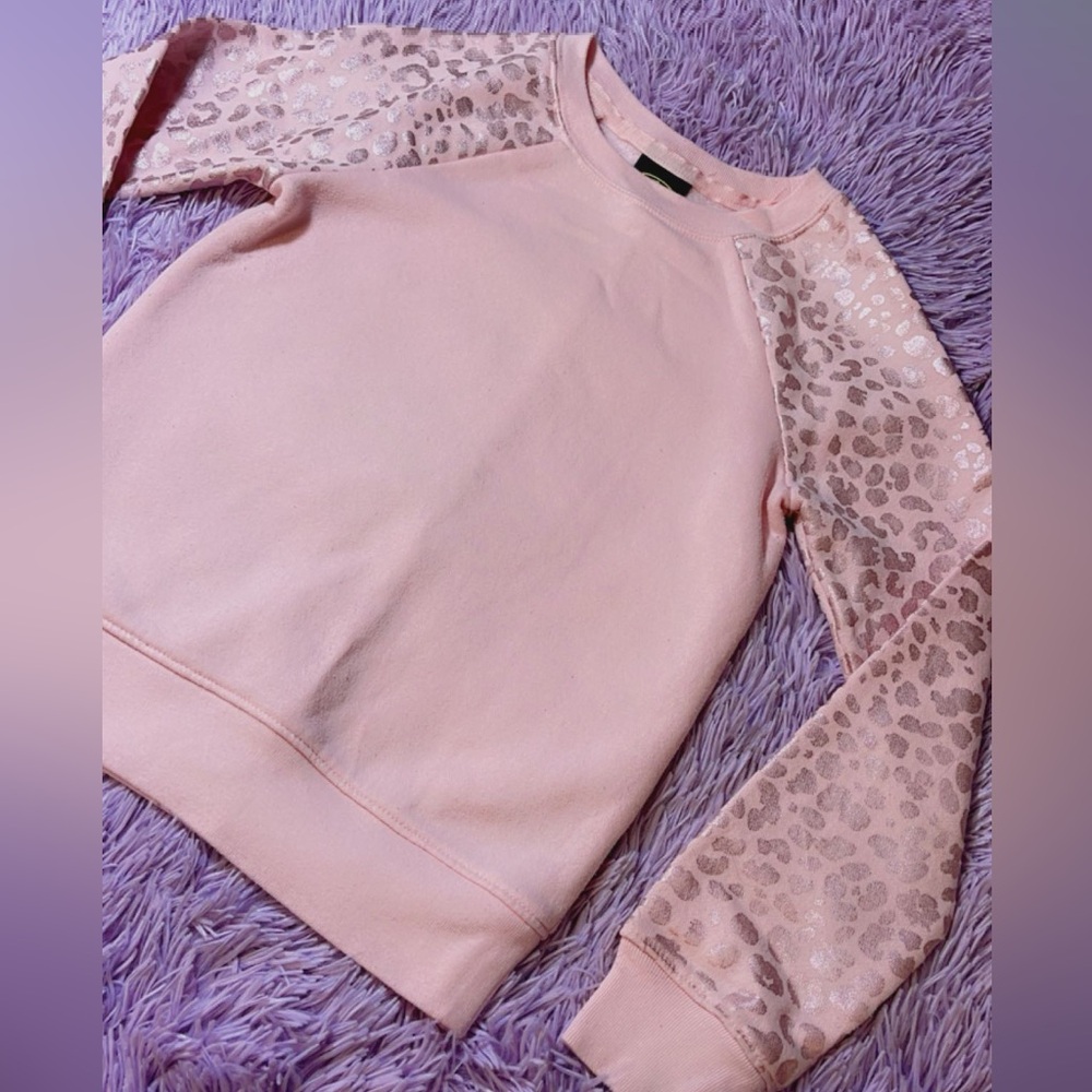 Girl’s sweatshirt